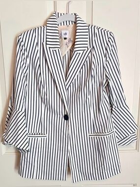 Cabi 5295 Bell Jacket